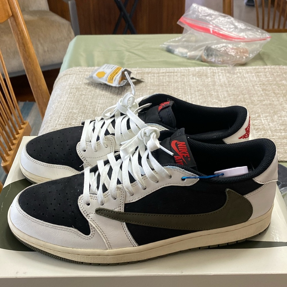 Jordan 2 Travis Scott 🫒